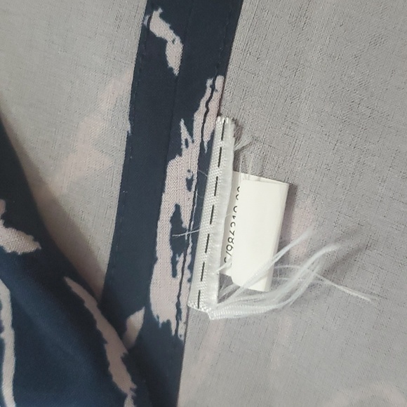 3/$15 Athleta tunic top size XS - Picture 4 of 4